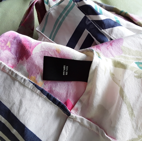 Elizabeth and James silk top - Picture 6 of 6